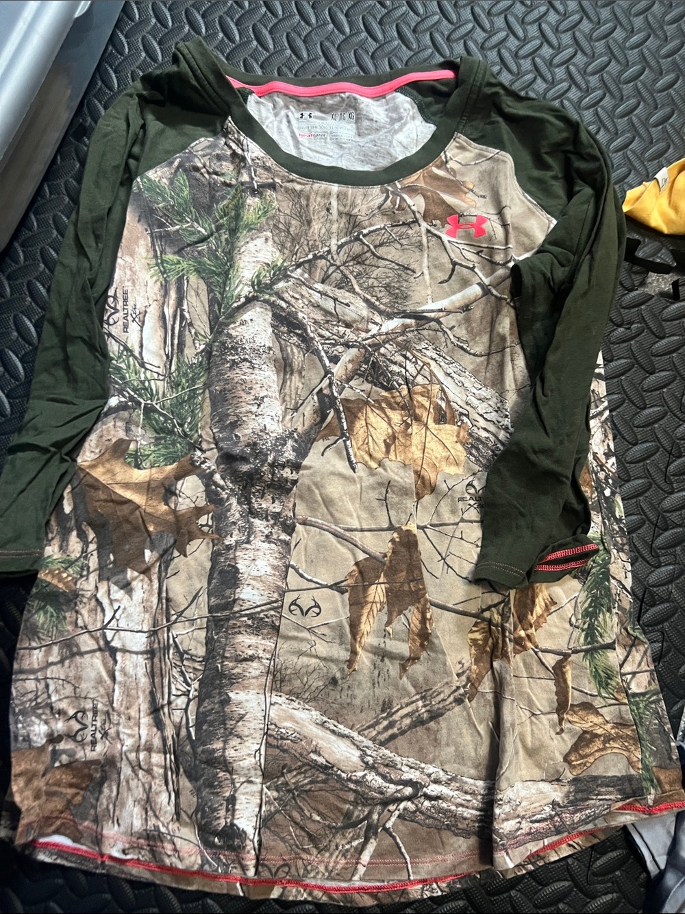 Under Armour Women Olive Green Camo 3/4 Sleeve Tee